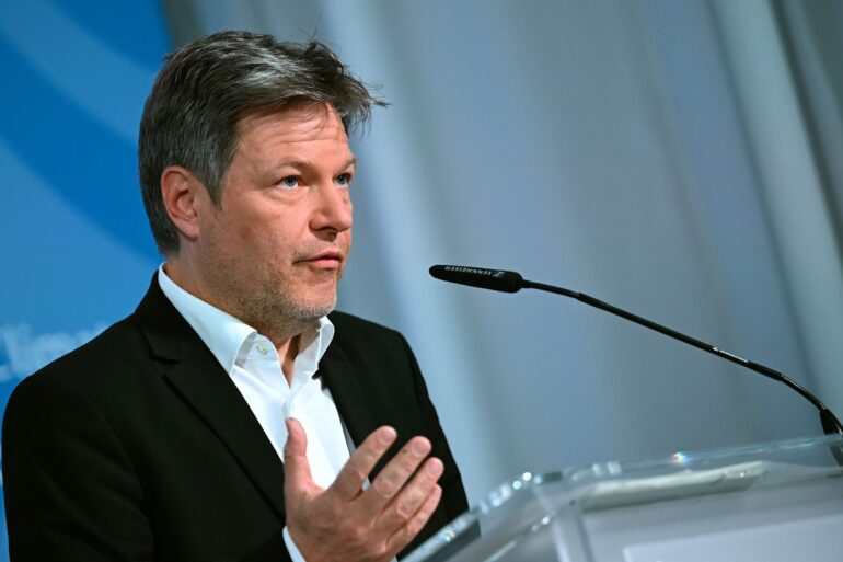 Bundeswirtschaftsminister Robert Habeck: «Derjenige, der den Frieden gefährdet, ist Putin».