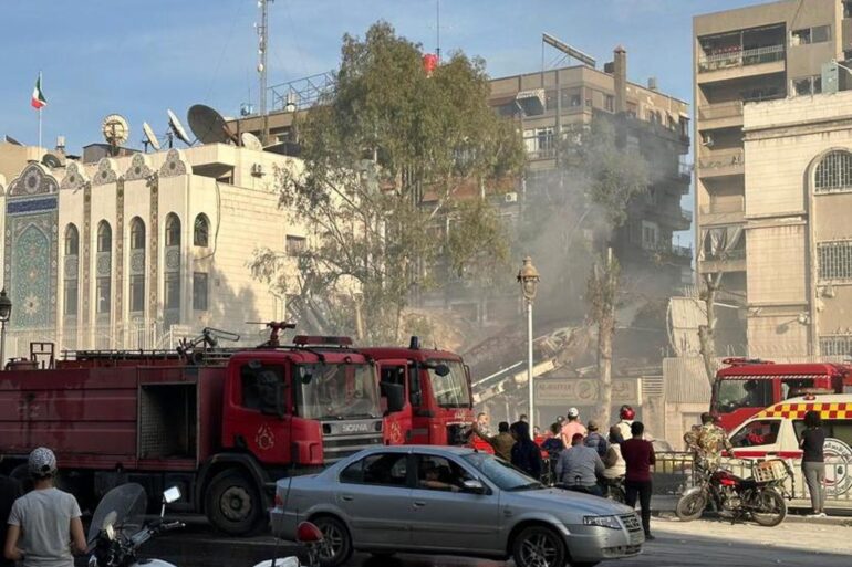 Das zerstörte Gebäude auf dem Gelände der iranischen Botschaft in Damaskus.