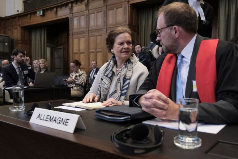 Tania von Uslar-Gleichen (l.) und Christian J. Tams, Mitglied des deutschen Anwaltsteams.
