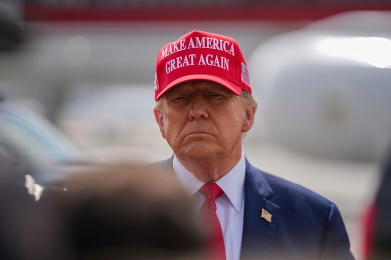 Hintergrund des Falls ist, dass Trump 2016 kurz vor seiner Wahl zum Präsidenten 130.000 US-Dollar Schweigegeld an die Pornodarstellerin Stormy Daniels zahlen ließ.