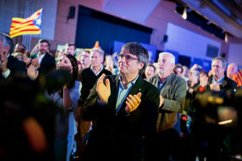 Carles Puigdemont bei einer Wahlkampfveranstaltung im französischen Argèles-sur-Mer. Der 61-Jährige will wieder als Regierungschef in den Palau de la Generalitat in Barcelona einziehen.