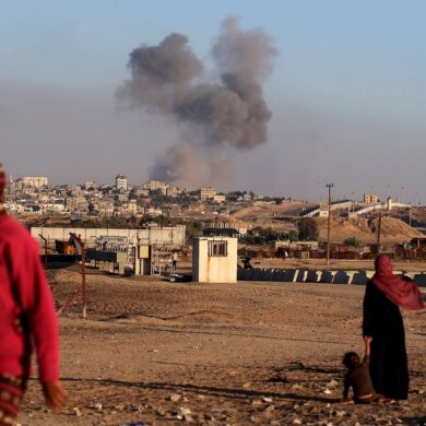 Rauch über Rafah: Israels Führung will nach eigenen Angaben die letzten dort vermuteten Bataillone der Hamas zerschlagen.