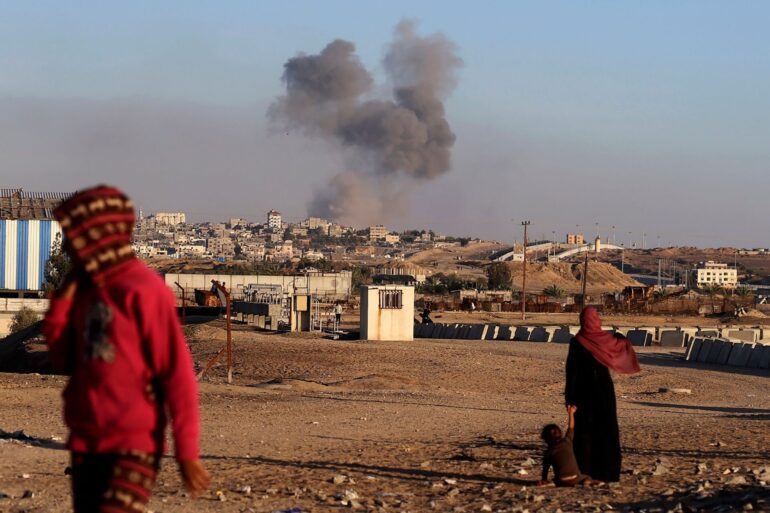 Rauch über Rafah: Israels Führung will nach eigenen Angaben die letzten dort vermuteten Bataillone der Hamas zerschlagen.