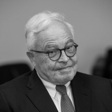 Rolf Breuer ist tot. Der frühere Vorstandsvorsitzende der Deutschen Bank starb im Alter von 86 Jahren.
