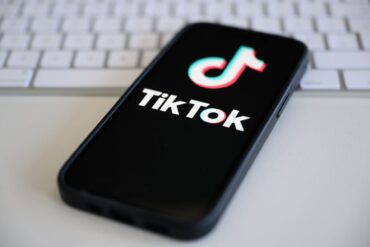 Die Bundeswehr will künftig auf Tiktok um junge Bürgerinnen und Bürger werben.