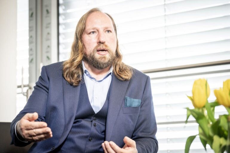 «Das Völkerrecht erlaubt es einem angegriffenen Staat, militärische Ziele im Land des Aggressors zu attackieren»: Anton Hofreiter.