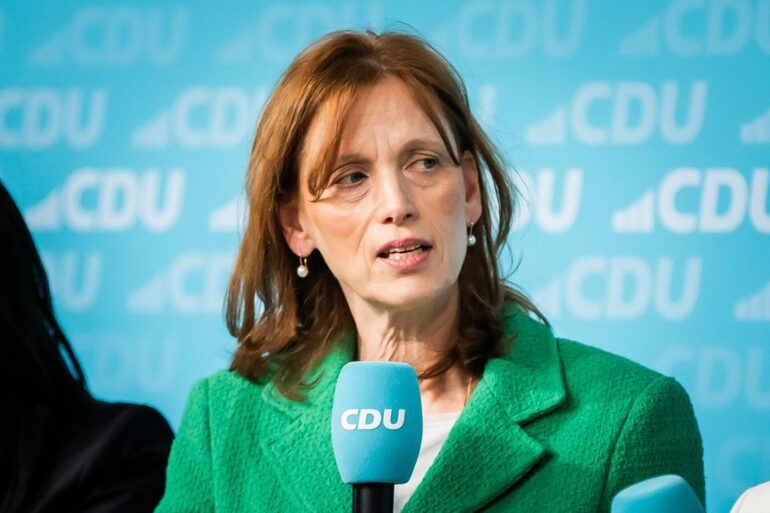 Bildungsministerin Karin Prien: «Allen Schülerinnen und Schülern muss klar sein, dass es kein Scherz ist, solche Parolen zu singen.»