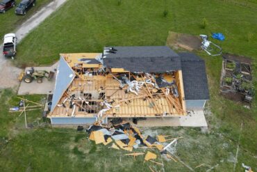 Schäden an einem Haus in Oklahoma nach einem Sturm in der Nacht zuvor.