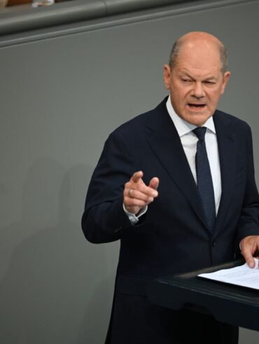 «Wer Terrorismus verherrlicht wendet sich gegen alle unsere Werte und gehört auch abgeschoben»: Olaf Scholz.