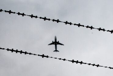 Sachsens Ministerpräsident Michael Kretschmer fordert Abschiebungen mehrfach straffälliger Migranten mit Vollendung des 18. Lebensjahres auch ohne neuerliche Straftat.