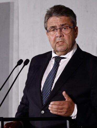Der frühere SPD-Chef Sigmar Gabriel richtet sich in einem Gastbeitrag an den Kanzler.