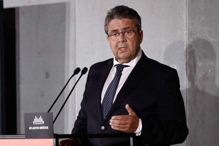 Der frühere SPD-Chef Sigmar Gabriel richtet sich in einem Gastbeitrag an den Kanzler.