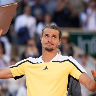 Alexander Zverev hat das French-Open-Finale gegen den Spanier Carlos Alcaraz nach fünf Sätzen verloren.