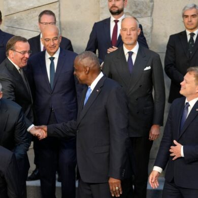 Die Verteidigungsminister der Nato-Staaten treffen sich in Brüssel.