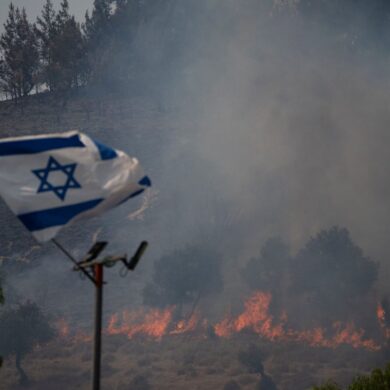 An der Grenze zum Libanon weht die israelische Flagge: Israel warnt vor einer Ausweitung des Konflikts mit der Hisbollah in diesem Gebiet.