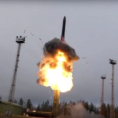 Hyperschallwaffen fliegen mit bis zu zwanzigfacher Schallgeschwindigkeit auf ihre Ziel zu.