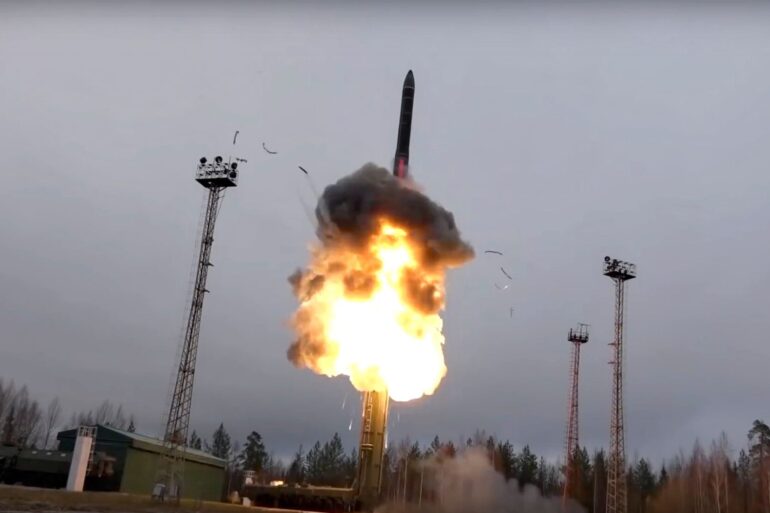 Hyperschallwaffen fliegen mit bis zu zwanzigfacher Schallgeschwindigkeit auf ihre Ziel zu.
