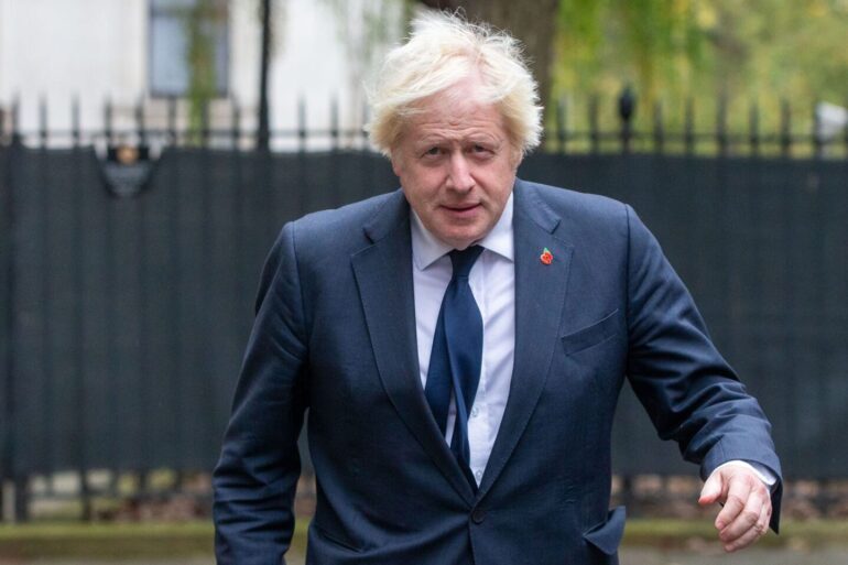 Boris Johnson hat sein Mandat im Unterhaus und als Premierminister von Großbritannien vor etwa einem Jahr niedergelegt.