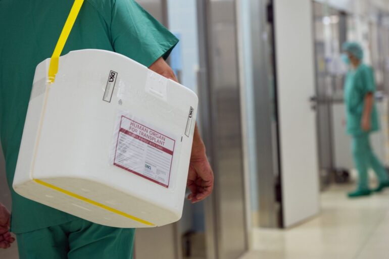 Rund 8400 Menschen stehen auf Wartelisten für eine Organspende.