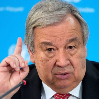 Chaos und Gesetzlosigkeit verhindern nach den Worten von UN-Generalsekretär Guterres die Verteilung humanitärer Hilfe im Gazastreifen.