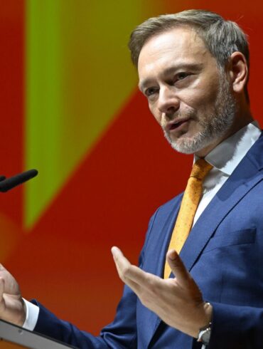 Christian Lindner (FDP) verhandelt immer wieder mit Kanzler Olaf Scholz (SPD) und Wirtschaftsminister Robert Habeck (Grüne) über den Etat.