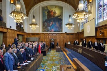 Der Internationale Gerichtshof in Den Haag erklärt die israelische Besatzung palästinensischer Gebiete für illegal.