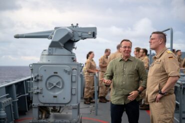 Verteidigungsminister Pistorius besucht auf Hawaii die von den USA geführte Militärübung RIMPAC. Am Rande äußerte er sich auch zum Thema Raketenstationierung in Deutschland.