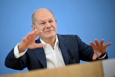 Ziemlich bald nach seiner Sommer-Pressekonferenz geht es für Scholz erstmal in den Urlaub. Sein Wunsch: Ruhe.