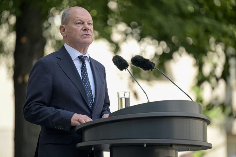 Bundeskanzler Olaf Scholz rief zum Einsatz für die Demokratie auf.