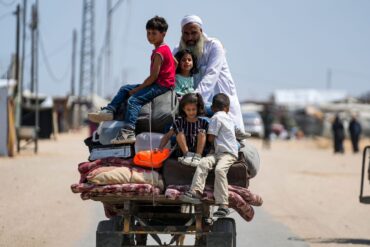 Palästinenser sind innerhalb des Gazastreifens auf der Flucht. Eine Waffenruhe könnte ihr Los lindern.