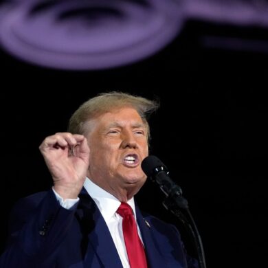 Reaktion auf Gerichtsentscheid: Ex-Präsident Trump will seine Verurteilung aufheben lassen