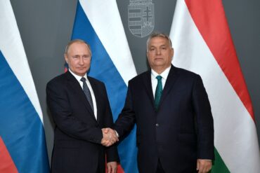 Vielen in der EU sind die guten Kontakte von Viktor Orban zu Wladimir Putin ein Dorn im Auge. (Archivbild)