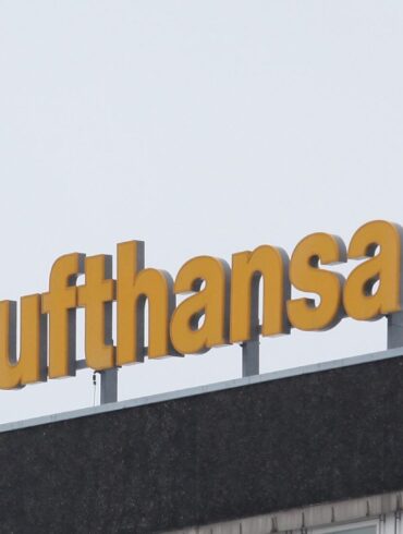 Die EU-Kommission untersucht Staatshilfen für den Lufthansa-Konzern. (Archivbild)