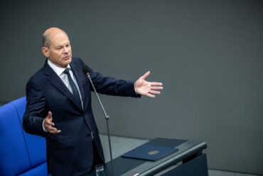 Kanzler Scholz bleibt bei seiner Prognose, was den Abschluss der Haushaltsverhandlungen angeht: spätestens Ende Juli.