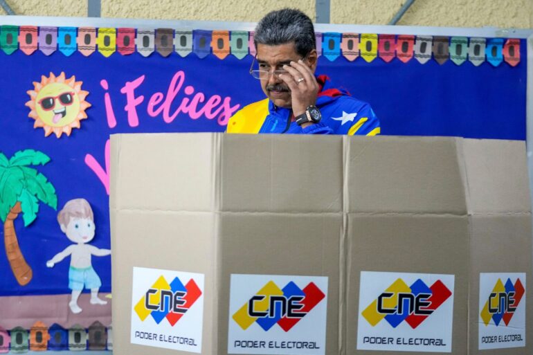 Bereits kurz nach Öffnung der Wahllokale gab Präsident Nicolas Maduro seine Stimme in der Hauptstadt Caracas ab.