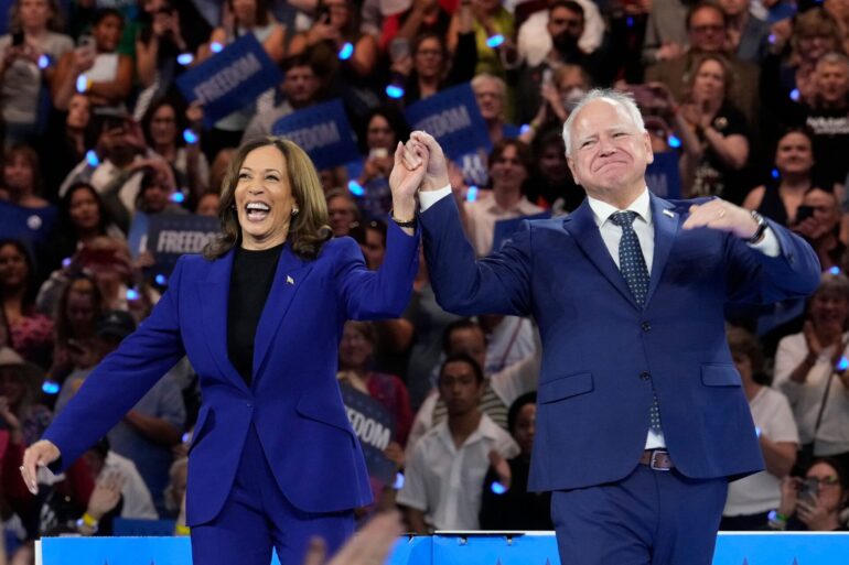 Erstmals seit ihrer Nominierung als demokratisches Kandidatenduo für die Präsidentenwahl wollen Kamala Harris und Tim Walz ein Interview geben. (Archivbild)