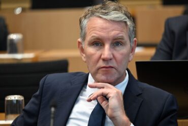 Die Thüringer AfD-Spitze um Björn Höcke scheiterte mit einer Klage gegen den Verfassungsschutzbericht 2021. (Archivbild)