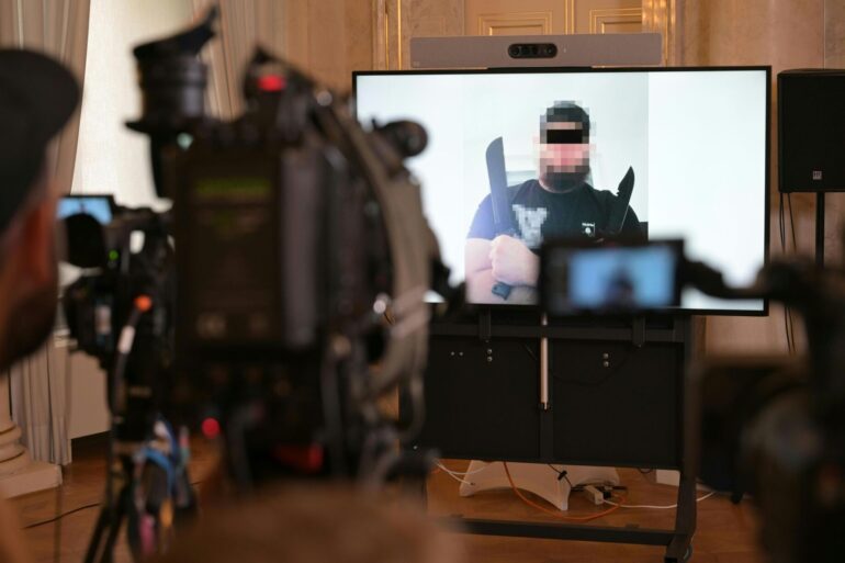 Das österreichische Innenministerium zeigte ein Foto des unter Terrorverdachts Festgenommenen.