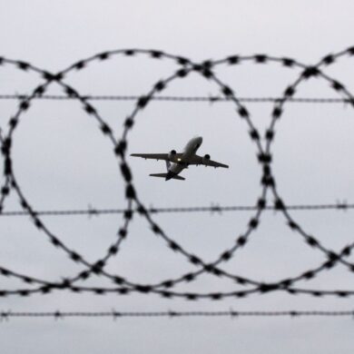 Nach der Messerattacke von Solingen geht die Debatte über Maßnahmen zur Eindämmung der illegalen Migration weiter.