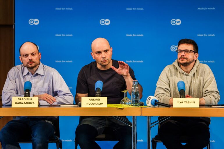 Die bei dem Gefangenenaustausch freigelassenen Russen betonten, kein Gnadengesuch an Kremlchef Wladimir Putin unterschrieben zu haben.