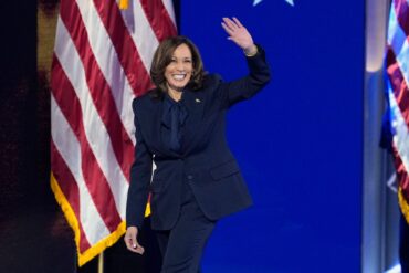 Kamala Harris spricht zum Abschluss des Parteitags über ihre Präsidentschaftskandidatur.