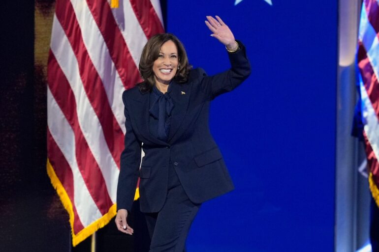 Kamala Harris spricht zum Abschluss des Parteitags über ihre Präsidentschaftskandidatur.