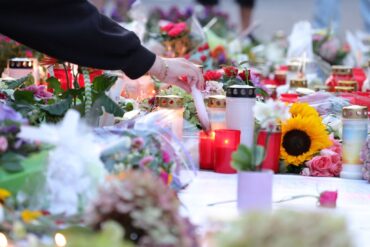 Viele Menschen in Deutschland fragen sich, warum sich Behörden mit Abschiebungen so schwer tun.