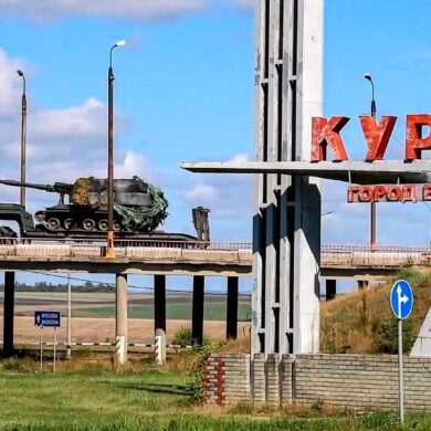 Während die ukrainischen Truppen nach eigenen Angaben im russischen Gebiet immer mehr Gebiet unter ihre Kontrolle bringen, versuchen Moskaus Einheiten den Vormarsch zu stoppen. (Archivbild)
