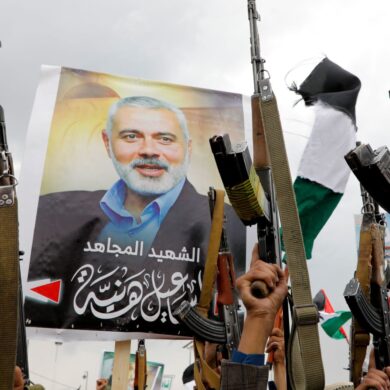 Der Iran droht Israel mit massiver Vergeltung.