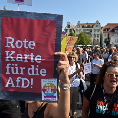 Etwa 3.000 Menschen bei Protest gegen AfD in Erfurt