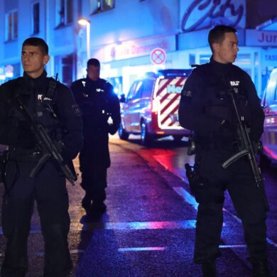 Die Polizei hat einen Großalarm ausgelöst.