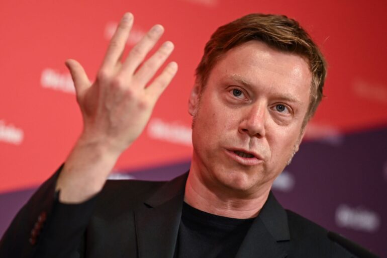 Linke-Chef Martin Schirdewan besuchte die ausgelieferte Person «Maja» in Ungarn in der Haft. (Archivbild)