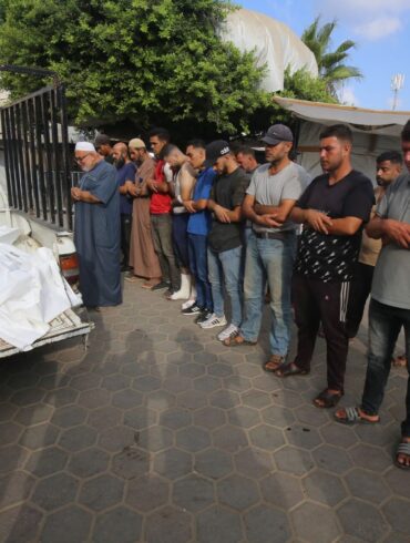 Nach palästinensischen Angaben starben mindestens elf Zivilisten bei israelischen Angriffenin verschiedenen Teilen des Gazastreifens.