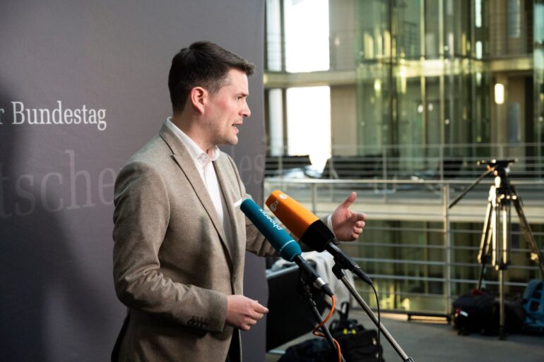 Marcus Faber sieht einen Einsatz der Bundeswehr im Nahost-Konflikt kritisch.